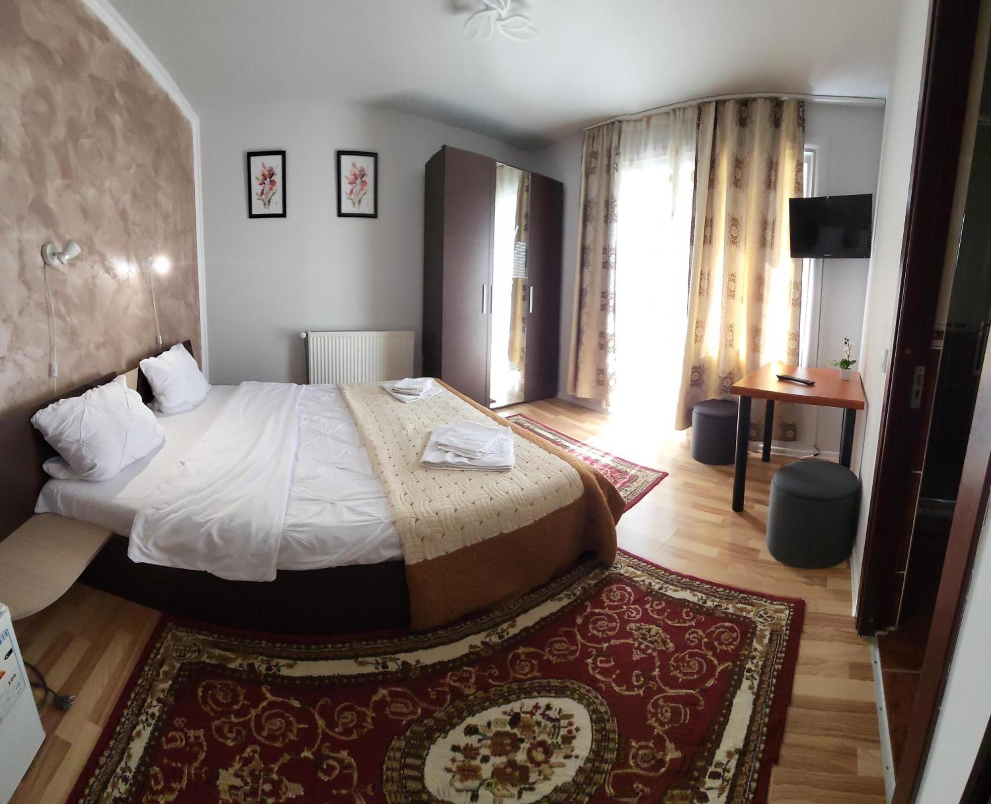 Pensiunea Mountain King Sîmbăta de Sus Eksteriør billede