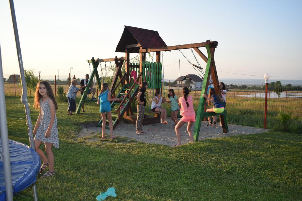 Pensiunea Mountain King Sîmbăta de Sus Eksteriør billede